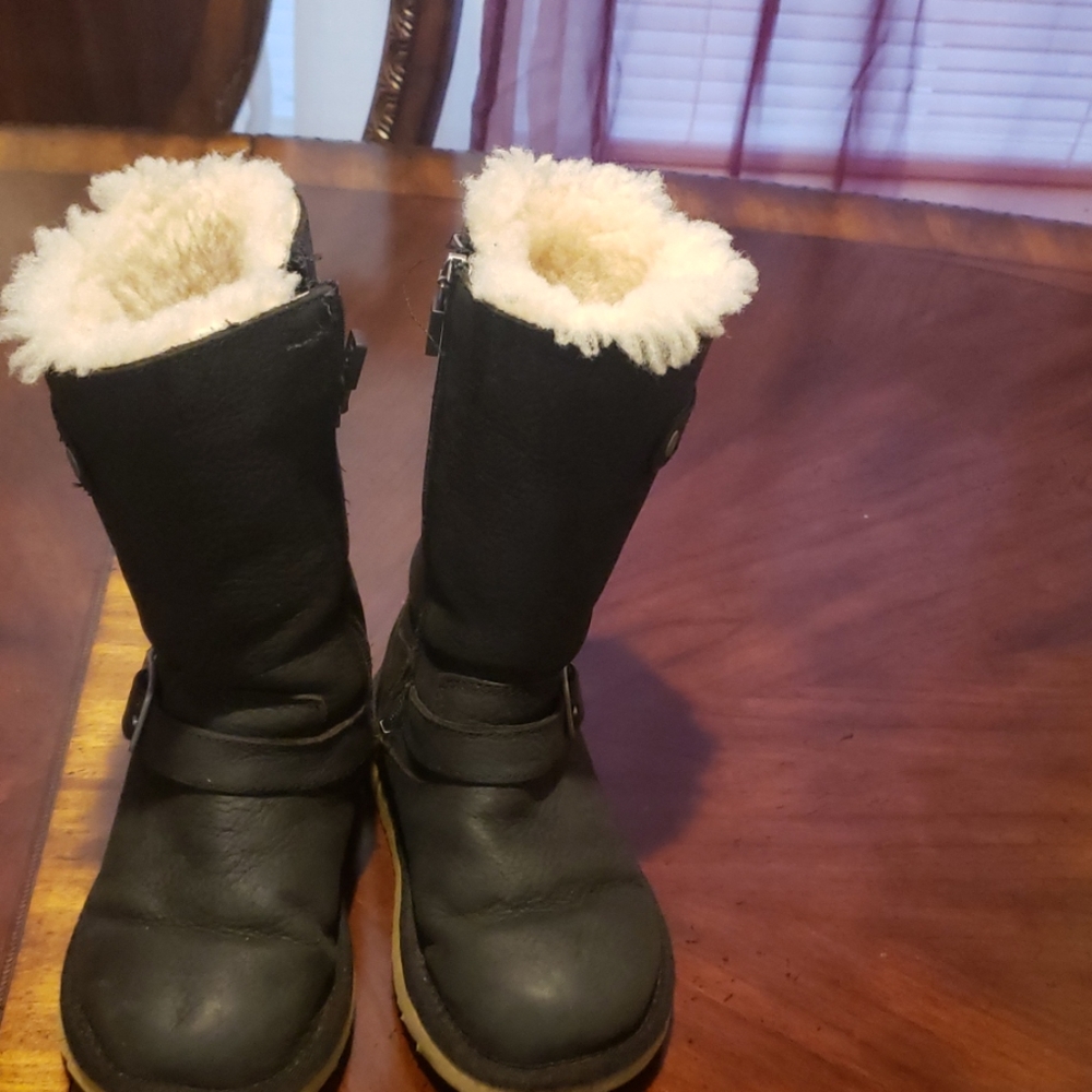 Little girls UGG high top.